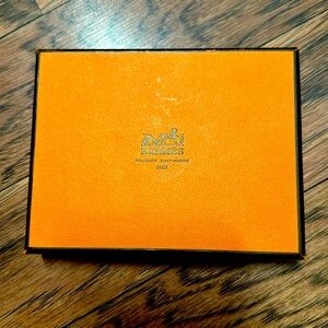 Hermes box